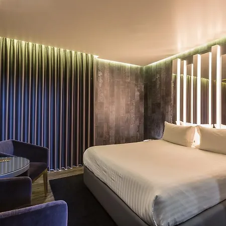 Tropicana Motel 2*