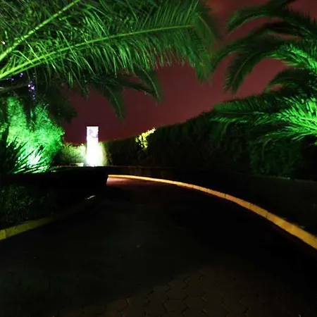 Motel Tropicana 2*