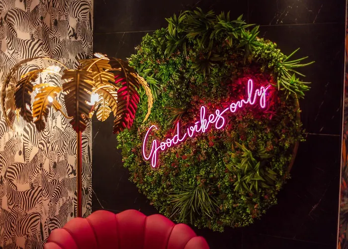 モーテル Tropicana 2*